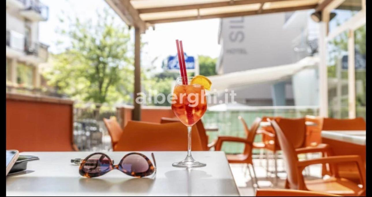 Hotel Sport Rimini Buitenkant foto