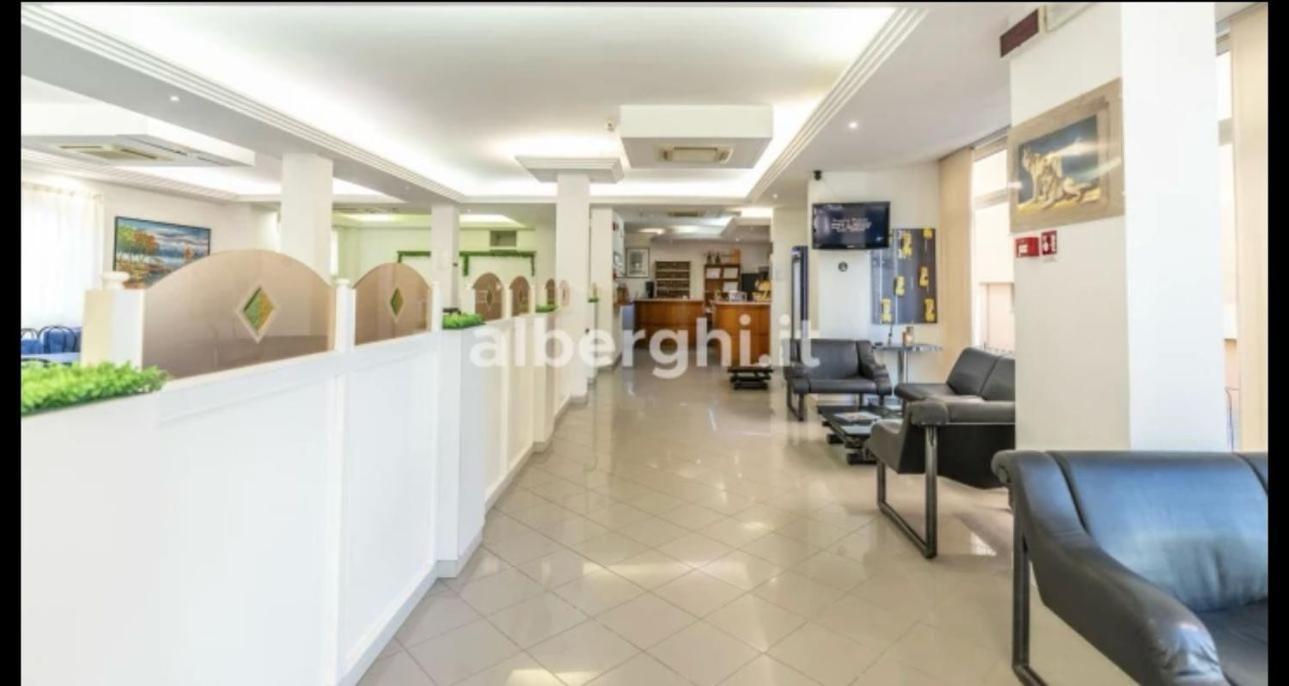 Hotel Sport Rimini Buitenkant foto