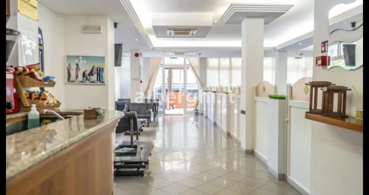 Hotel Sport Rimini Buitenkant foto