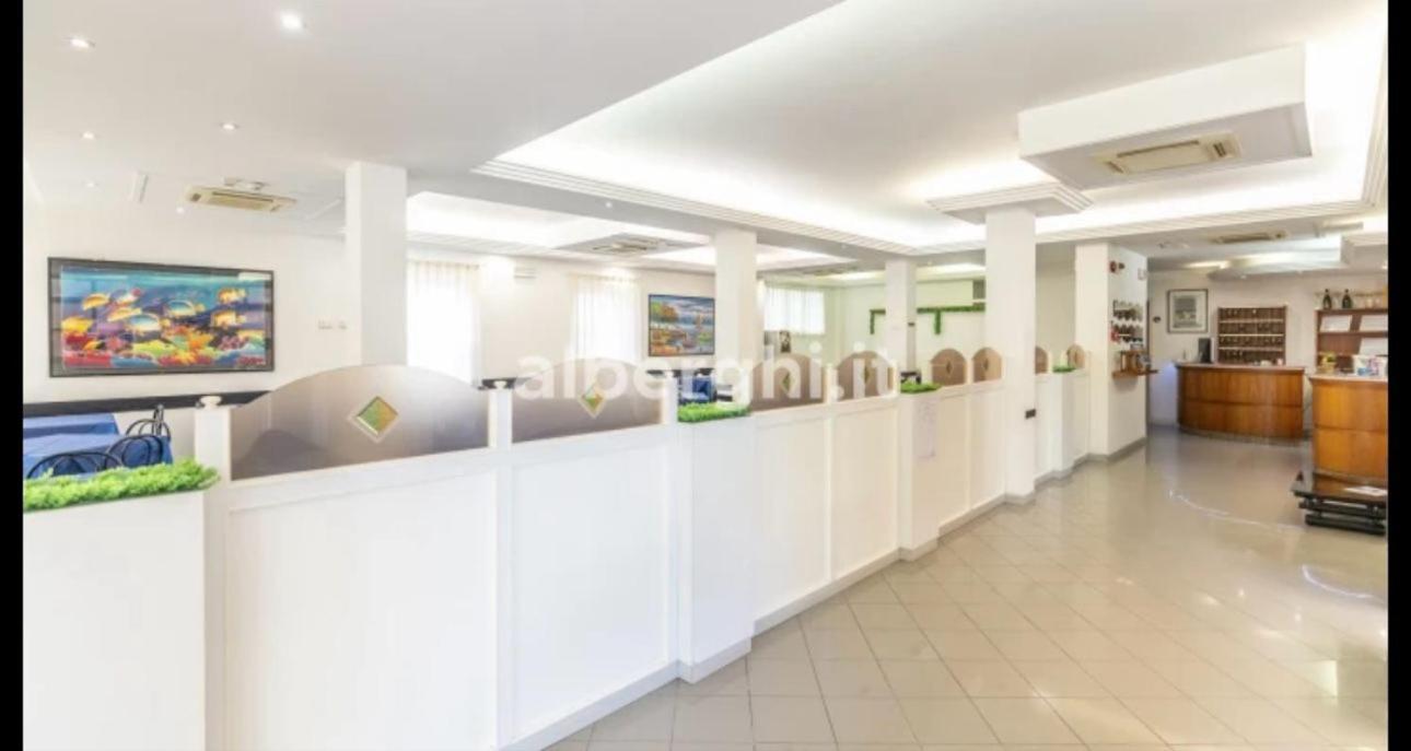Hotel Sport Rimini Buitenkant foto