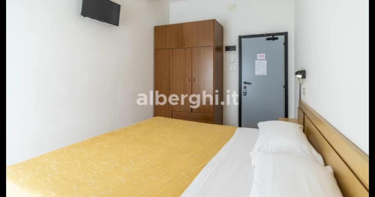 Hotel Sport Rimini Buitenkant foto