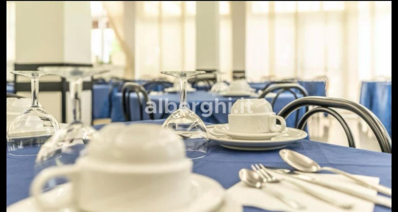 Hotel Sport Rimini Buitenkant foto