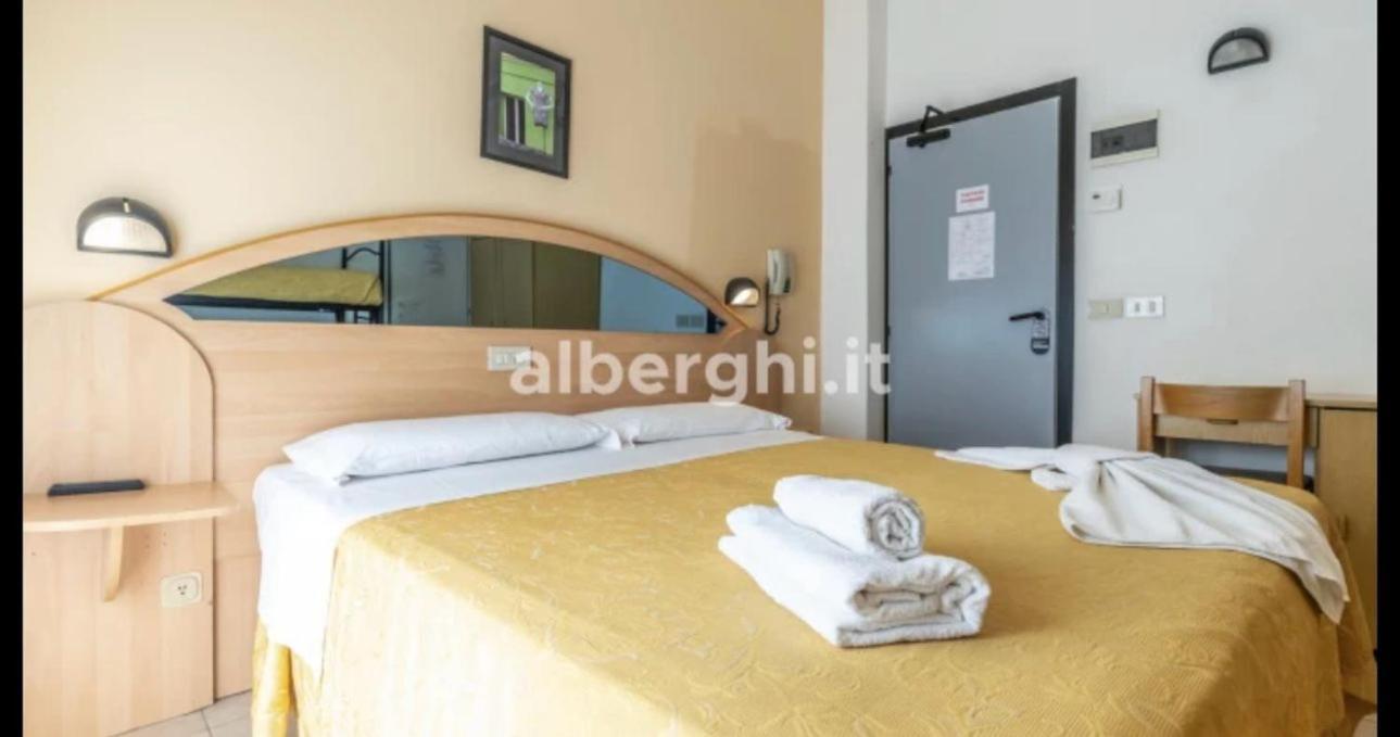 Hotel Sport Rimini Buitenkant foto