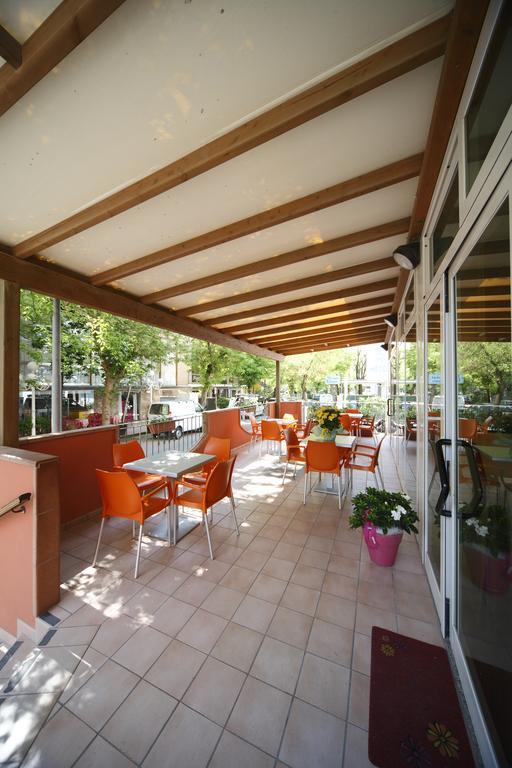 Hotel Sport Rimini Buitenkant foto