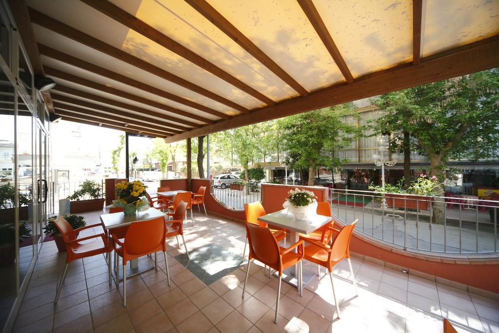 Hotel Sport Rimini Buitenkant foto