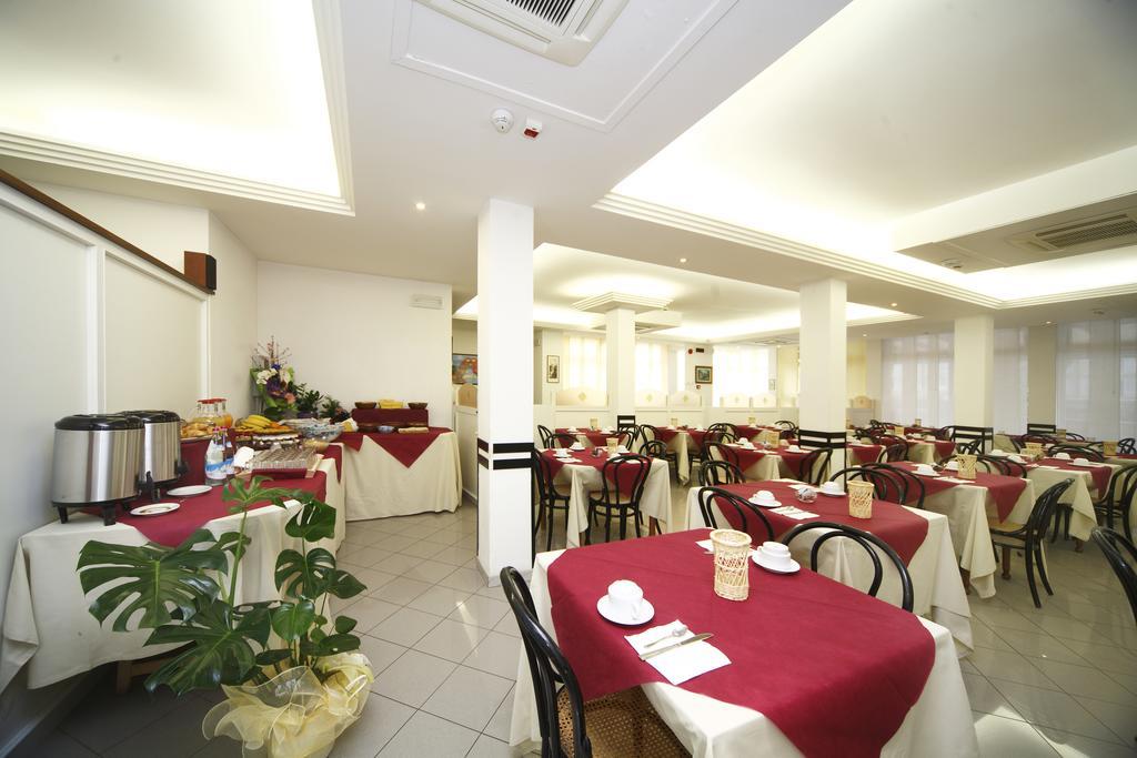 Hotel Sport Rimini Buitenkant foto